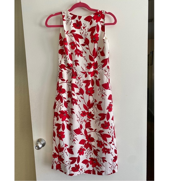 NWOT-Banana Republic red floral straight dress in size - 2 - Picture 4 of 6